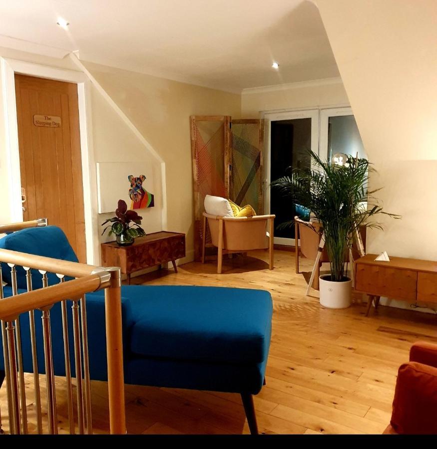 إيردري The New Blue Horse Suite At The Grumpy Schnauzer B&B Luxury Private Indoor Hot Tub Breakfast In Bed المظهر الخارجي الصورة