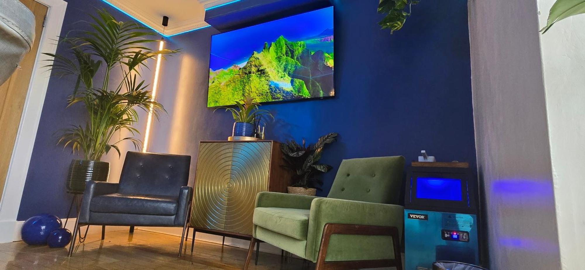 إيردري The New Blue Horse Suite At The Grumpy Schnauzer B&B Luxury Private Indoor Hot Tub Breakfast In Bed المظهر الخارجي الصورة