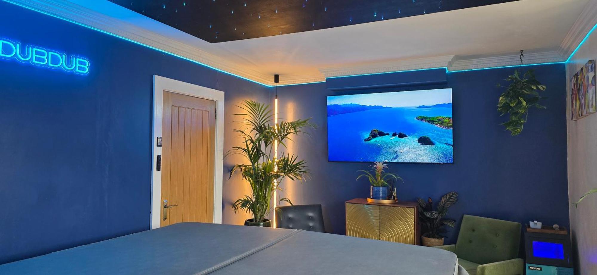 إيردري The New Blue Horse Suite At The Grumpy Schnauzer B&B Luxury Private Indoor Hot Tub Breakfast In Bed المظهر الخارجي الصورة